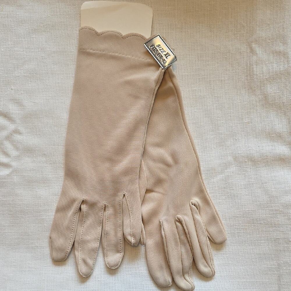 Vintage 60's Dress Gloves 'KAYSER' Soft Beige Nylon Gloves Scalloped XL 8.5-10